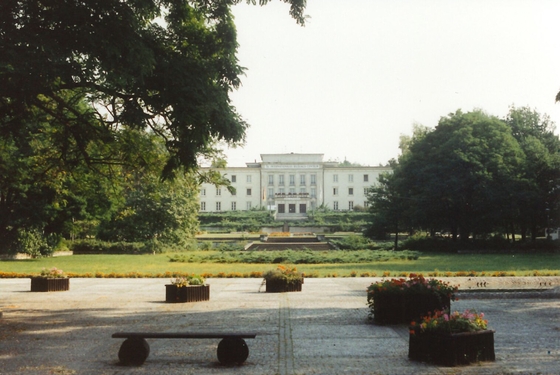 Parkanlage, Lektionsgebäude der FDJ-Hochschule am Bogensee